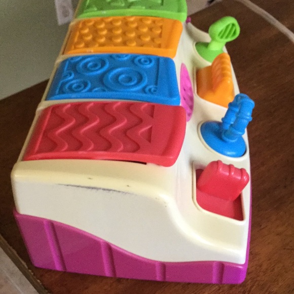 Fisher price vintage pop up toy - Picture 9 of 11